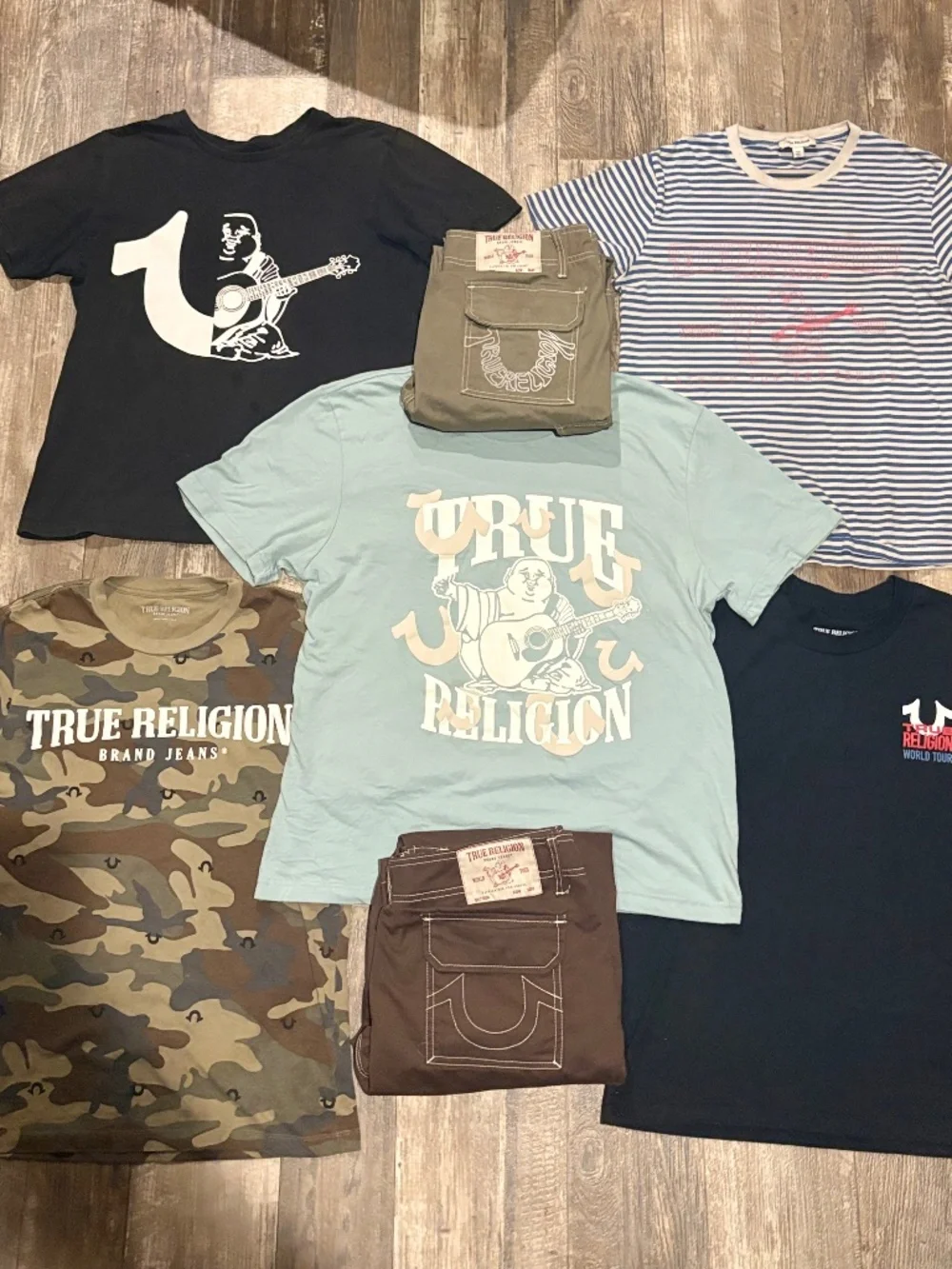 True Religions Men’s Bundle 2 Cargo Pants + 5 Graphic Tee’s